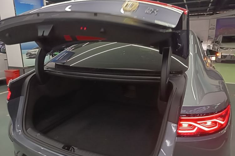 Used BYD Han 2024 DM-i Glory Edition 121KM Prestige Model Trunk