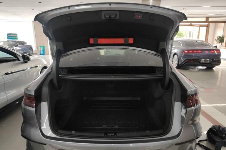 Used BYD Han 2024 DM-i Glory Edition 121KM Premium Model Trunk