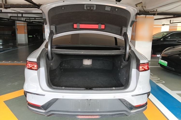 Used BYD Han 2024 EV Glory Edition 605KM Front-Wheel-Drive Premium Model Trunk