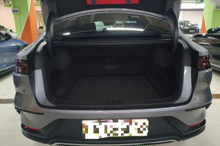 Used BYD Han 2024 DM-i Glory Edition 121KM Elite Model Trunk