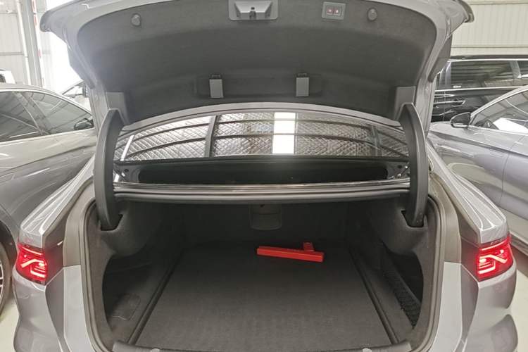 Used BYD Han 2024 DM-i Glory Edition 121KM Elite Model Trunk