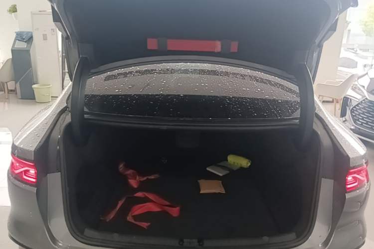 Used BYD Han 2024 DM-i Glory Edition 121KM Premium Model Trunk