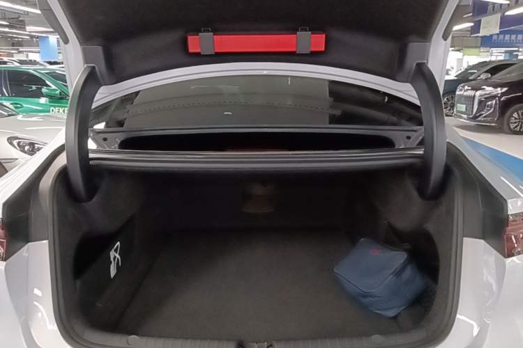 Used BYD Han 2024 DM-i Glory Edition 121KM Elite Model Trunk