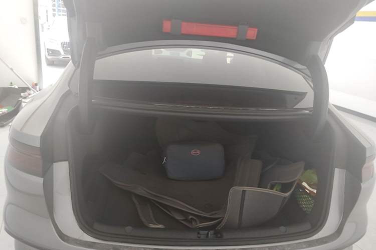 Used BYD Han 2024 DM-i Glory Edition 121KM Elite Model Trunk