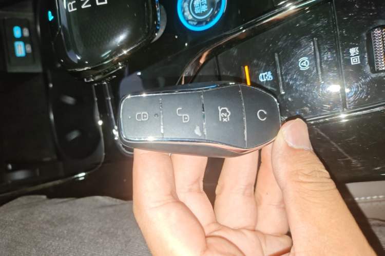 Used BYD Han 2024 EV Glory Edition 605KM Front-Wheel-Drive Premium Model Vehicle Key