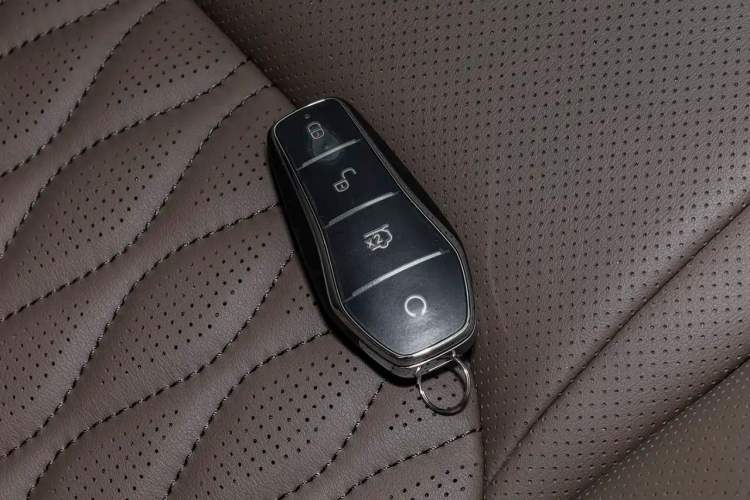Used BYD Han 2024 DM-i Glory Edition 121KM Prestige Model Vehicle Key
