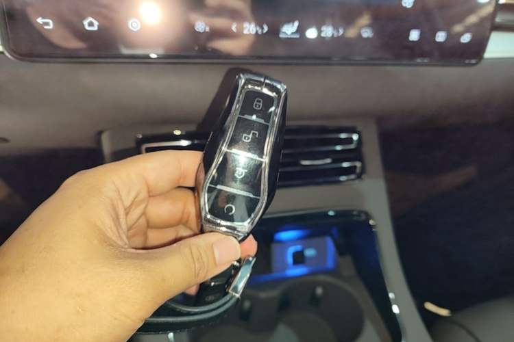Used BYD Han 2024 DM-i Glory Edition 121KM Elite Model Vehicle Key
