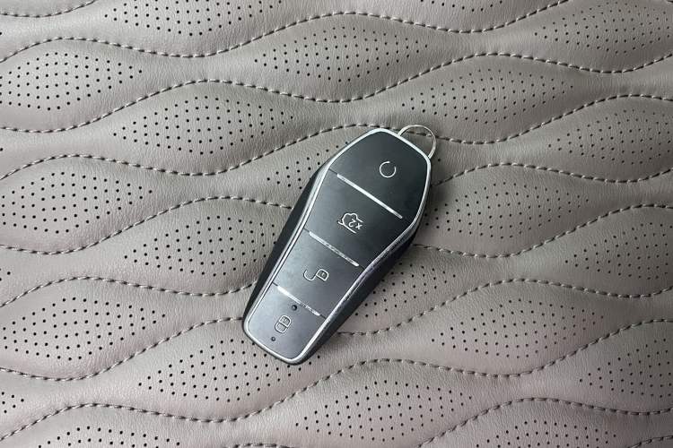 Used BYD Han 2024 DM-i Glory Edition 121KM Prestige Model Vehicle Key