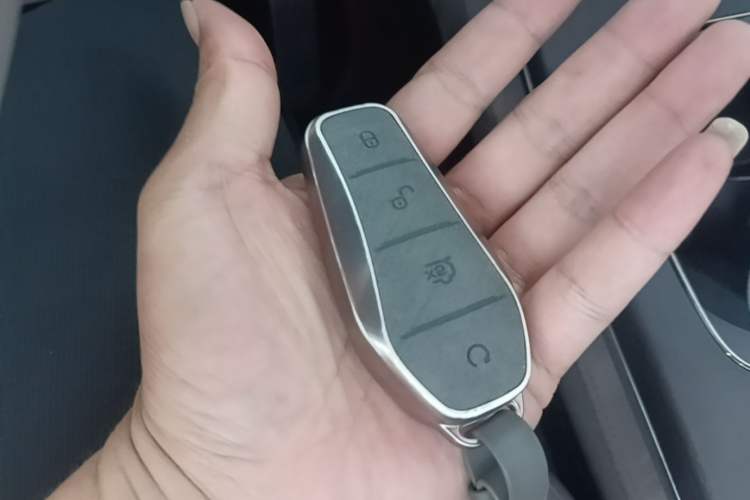 Used BYD Han 2024 DM-i Glory Edition 121KM Premium Model Vehicle Key
