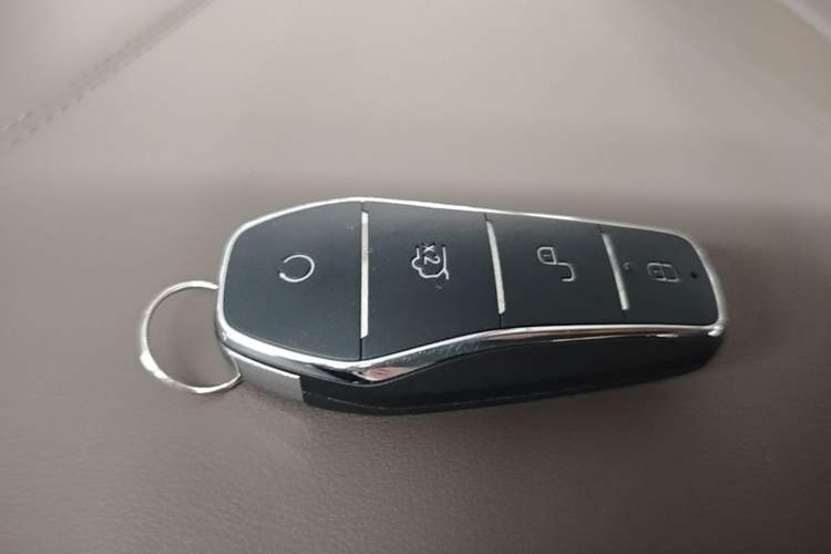 Used BYD Han 2024 DM-i Glory Edition 121KM Prestige Model Vehicle Key