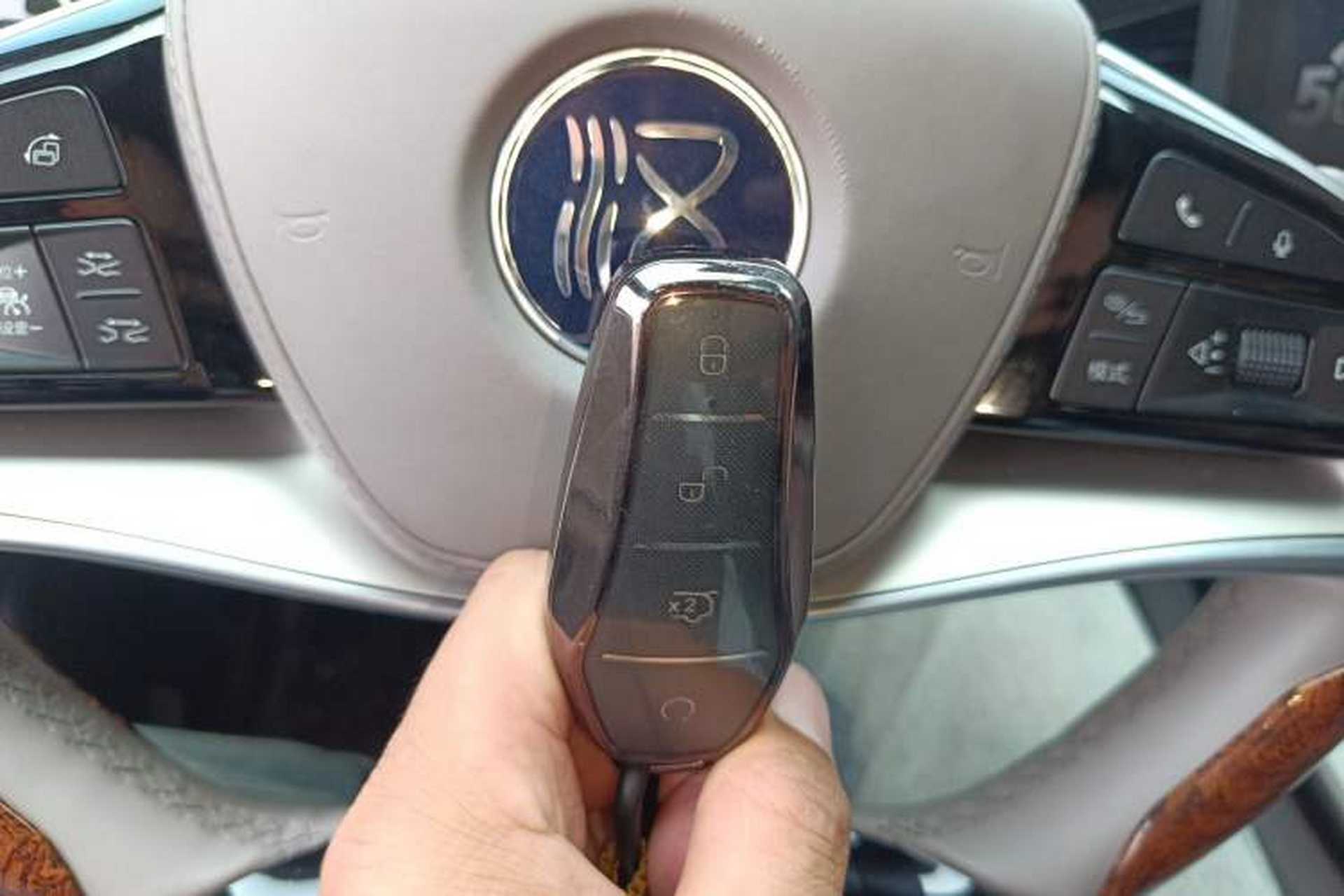 Used BYD Han 2024 DM-i Glory Edition 121KM Prestige Model Interior 1