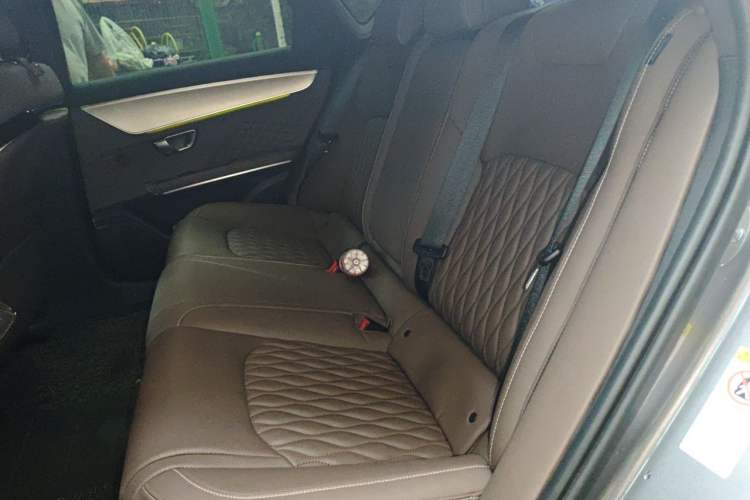 Used BYD Han 2024 DM-i Glory Edition 121KM Prestige Model Left Rear Seat