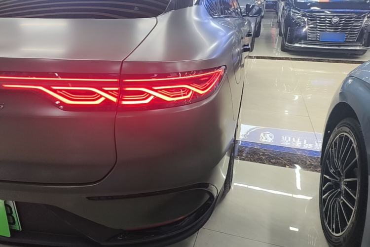 Used BYD Han 2024 DM-i Glory Edition 121KM Prestige Model Right Rear Taillight