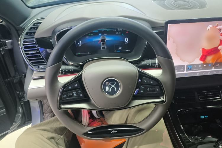 Used BYD Han 2024 DM-i Glory Edition 121KM Prestige Model Steering Wheel