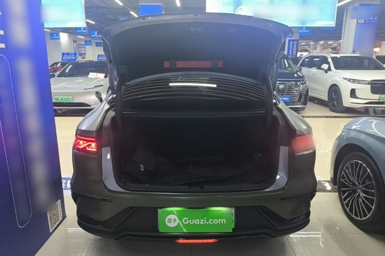 Used BYD Han 2024 DM-i Glory Edition 121KM Prestige Model Trunk