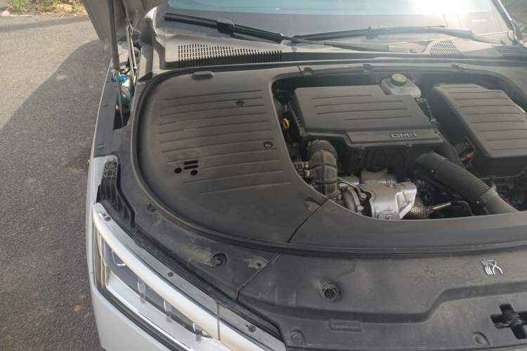 Used BYD Han 2024 DM-i Glory Edition 121KM Prestige Model Engine Bay Right
