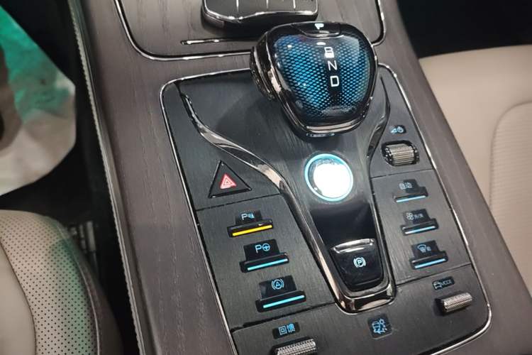 Used BYD Han 2024 EV Glory Edition 715KM Front-Wheel-Drive Flagship Model Gear Lever