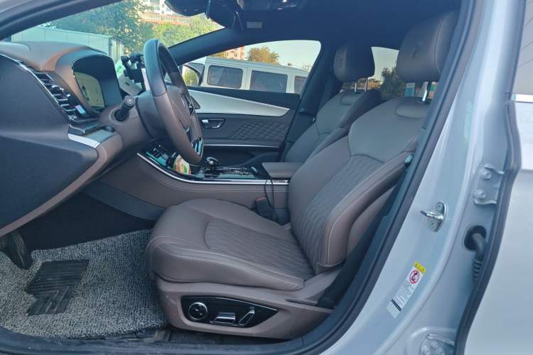 Used BYD Han 2024 DM-i Glory Edition 121KM Elite Model Left Front Seat