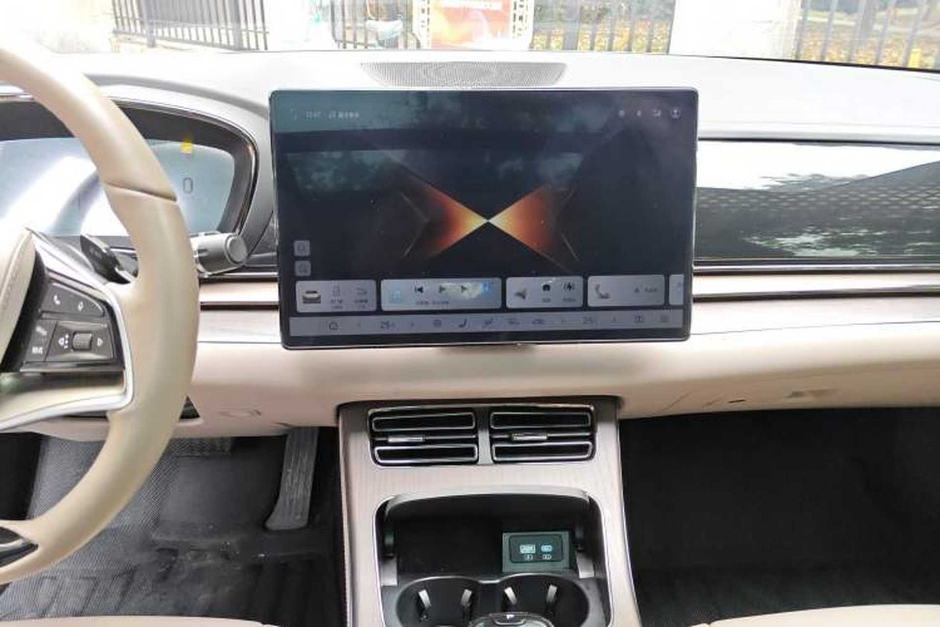 Used BYD Han 2024 EV Glory Edition 610 km All-Wheel Drive "Tian Shen Zhi Jia" Intelligent Driving Model Audio And AC Panel