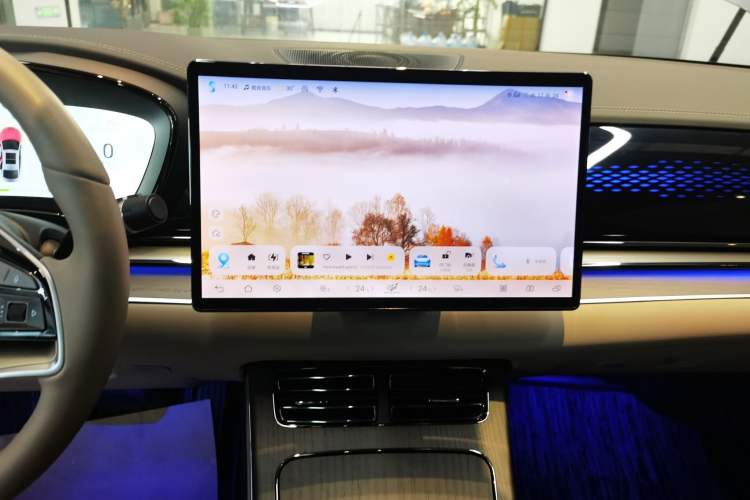 Used BYD Han 2024 EV Glory Edition 715KM Front-Wheel-Drive Flagship Model Audio And AC Panel