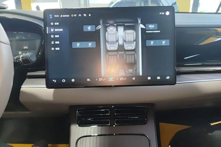 Used BYD Han 2024 EV Glory Edition 715KM Front-Wheel-Drive Flagship Model Audio And AC Panel