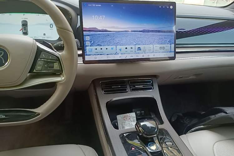 Used BYD Han 2024 EV Glory Edition 610 km All-Wheel Drive "Tian Shen Zhi Jia" Intelligent Driving Model Audio And AC Panel
