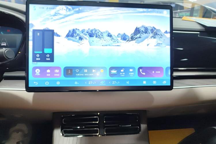 Used BYD Han 2024 EV Glory Edition 715KM Front-Wheel-Drive Flagship Model Audio And AC Panel