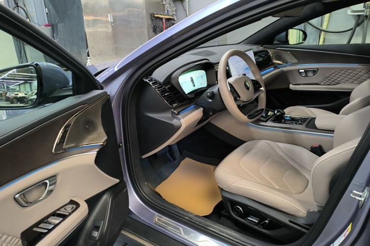 Used BYD Han 2024 EV Glory Edition 610 km All-Wheel Drive "Tian Shen Zhi Jia" Intelligent Driving Model Driver Seat