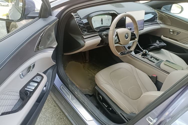 Used BYD Han 2024 EV Glory Edition 610 km All-Wheel Drive "Tian Shen Zhi Jia" Intelligent Driving Model Driver Seat