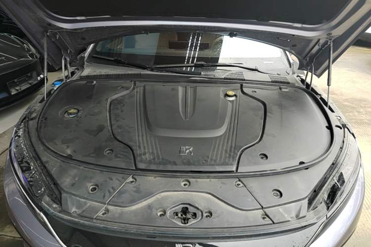 Used BYD Han 2024 EV Glory Edition 605KM Front-Wheel-Drive Premium Model Engine Bay