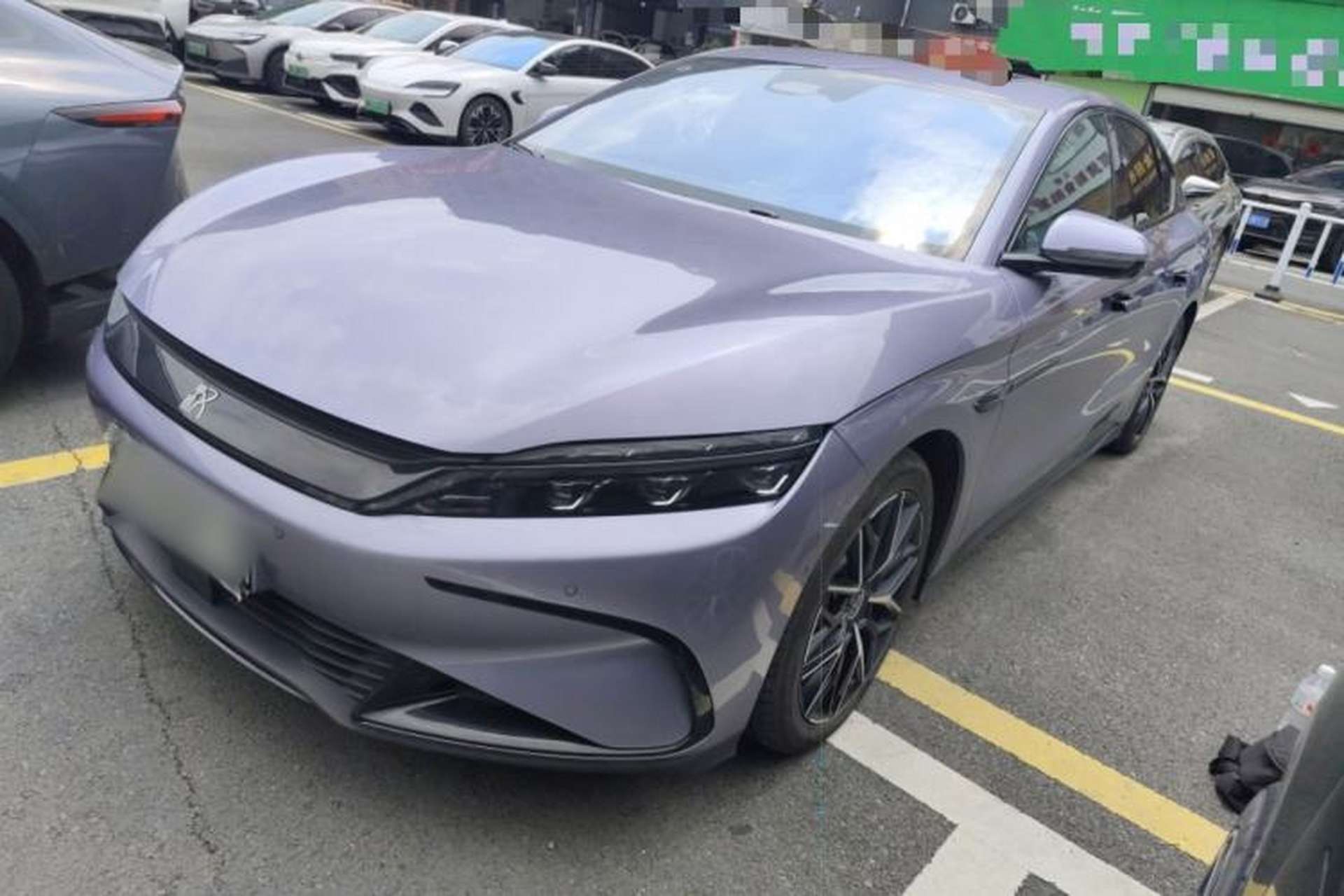 Used BYD Han 2024 EV Glory Edition 610 km All-Wheel Drive "Tian Shen Zhi Jia" Intelligent Driving Model Front Left 45 Deg