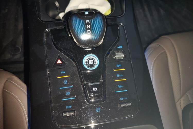 Used BYD Han 2024 EV Glory Edition 506KM Front-Wheel-Drive Premium Model Gear Lever