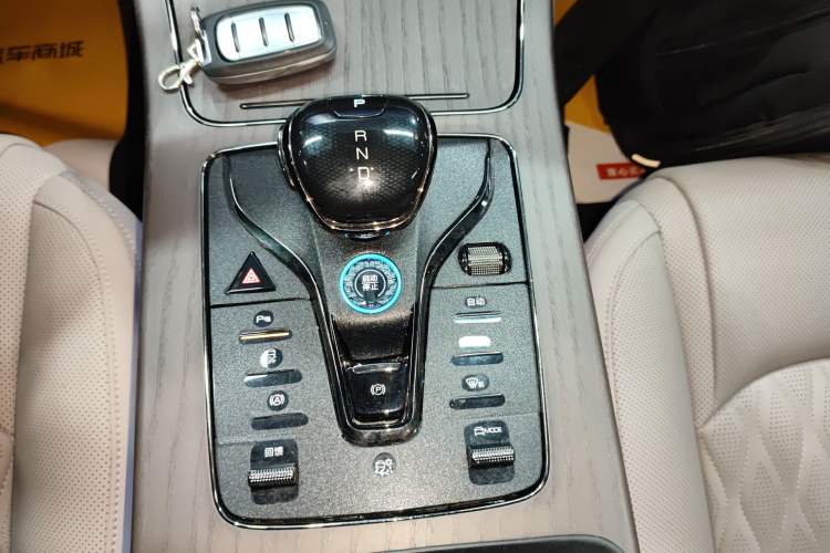 Used BYD Han 2024 EV Glory Edition 715KM Front-Wheel-Drive Flagship Model Gear Lever