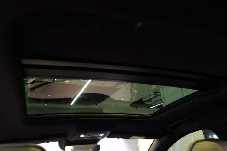 Used BYD Han 2024 EV Glory Edition 715KM Front-Wheel-Drive Flagship Model Headliner