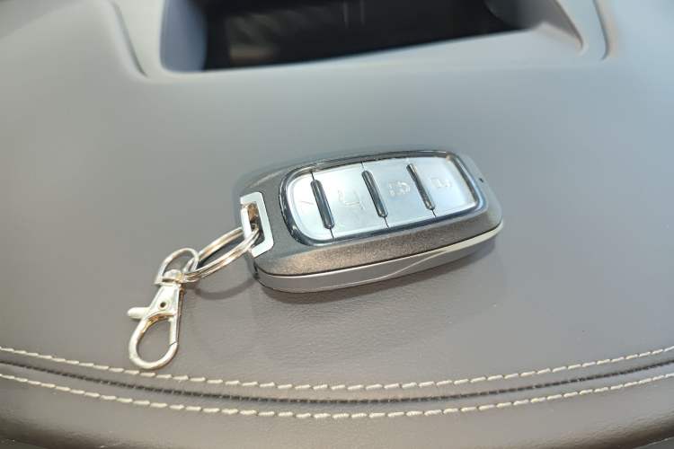Used BYD Han 2024 EV Glory Edition 715KM Front-Wheel-Drive Flagship Model Interior 1