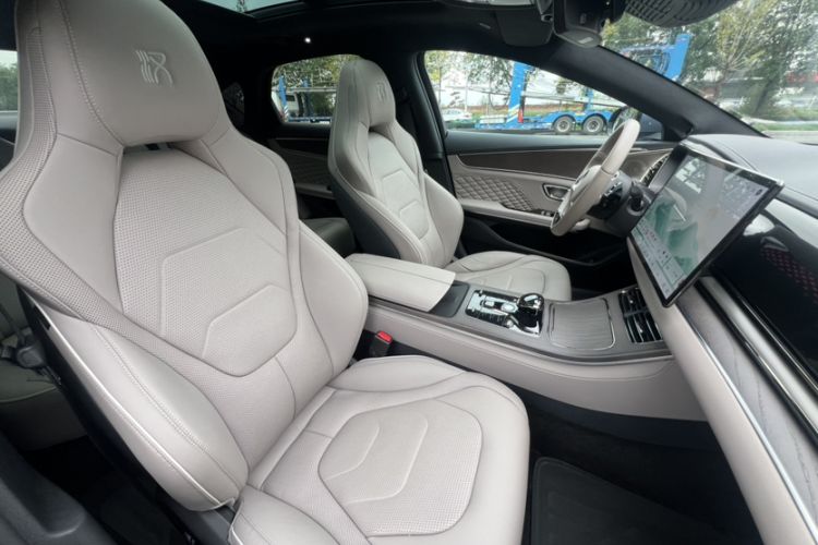 Used BYD Han 2024 EV Glory Edition 610 km All-Wheel Drive "Tian Shen Zhi Jia" Intelligent Driving Model Interior 10