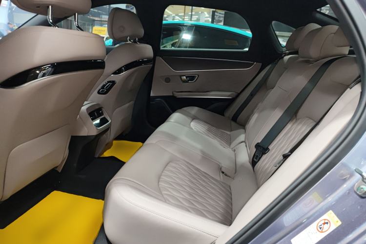 Used BYD Han 2024 EV Glory Edition 715KM Front-Wheel-Drive Flagship Model Interior 4
