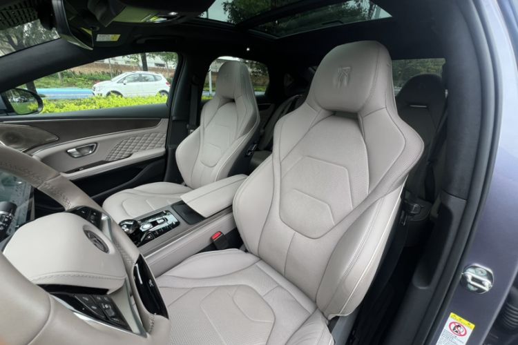 Used BYD Han 2024 EV Glory Edition 610 km All-Wheel Drive "Tian Shen Zhi Jia" Intelligent Driving Model Interior 5