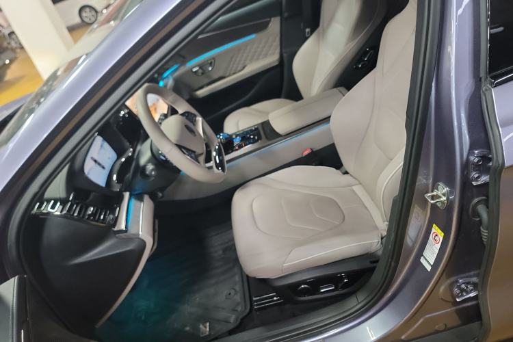 Used BYD Han 2024 EV Glory Edition 610 km All-Wheel Drive "Tian Shen Zhi Jia" Intelligent Driving Model Left Front Seat