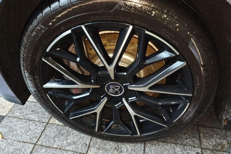 Used BYD Han 2024 EV Glory Edition 610 km All-Wheel Drive "Tian Shen Zhi Jia" Intelligent Driving Model Left Front Wheel Hub