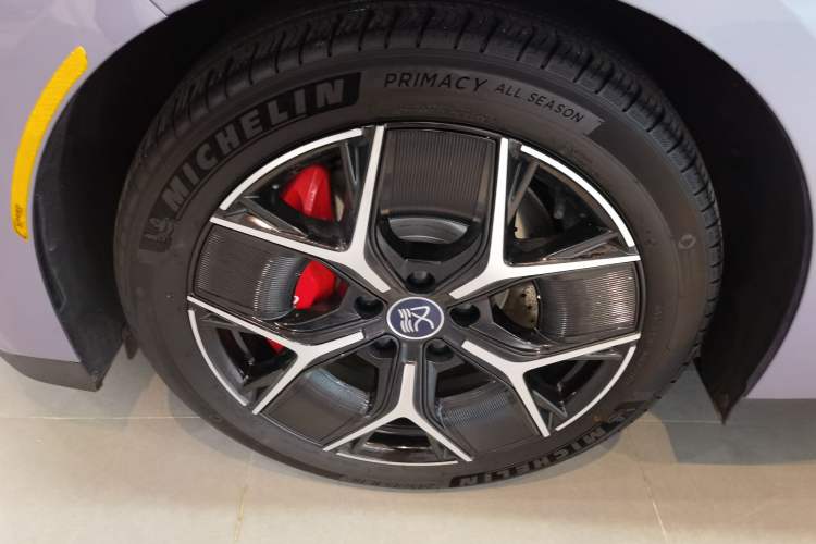 Used BYD Han 2024 EV Glory Edition 715KM Front-Wheel-Drive Flagship Model Left Front Wheel Hub