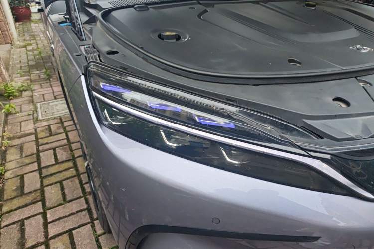 Used BYD Han 2024 EV Glory Edition 610 km All-Wheel Drive "Tian Shen Zhi Jia" Intelligent Driving Model Right Front Headlight