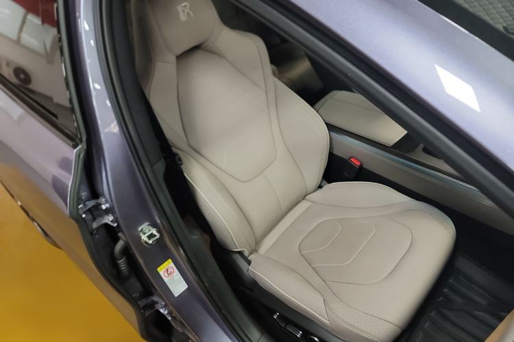Used BYD Han 2024 EV Glory Edition 610 km All-Wheel Drive "Tian Shen Zhi Jia" Intelligent Driving Model Right Front Seat