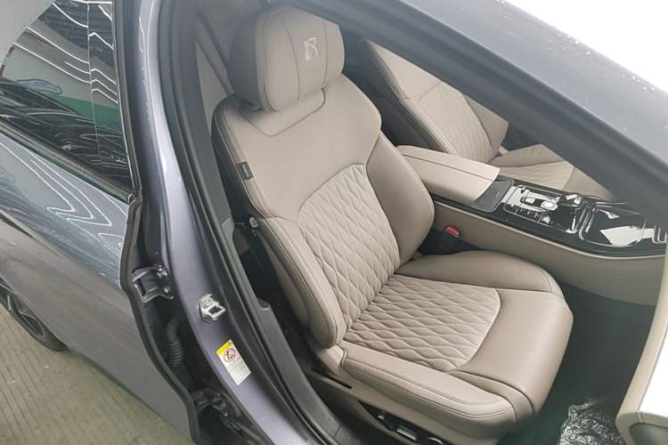Used BYD Han 2024 EV Glory Edition 605KM Front-Wheel-Drive Premium Model Right Front Seat