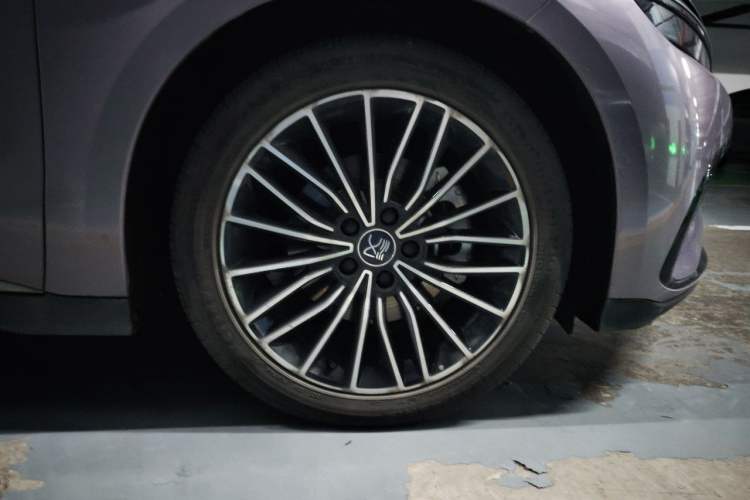 Used BYD Han 2024 EV Glory Edition 506KM Front-Wheel-Drive Premium Model Right Front Wheel Hub