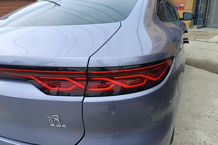 Used BYD Han 2024 EV Glory Edition 610 km All-Wheel Drive "Tian Shen Zhi Jia" Intelligent Driving Model Right Rear Taillight