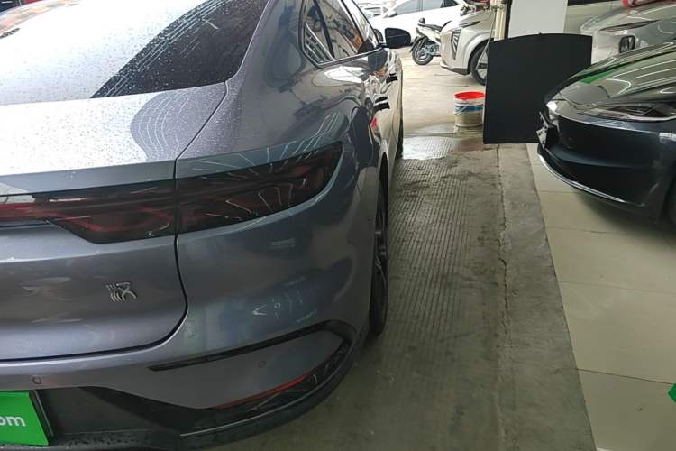 Used BYD Han 2024 EV Glory Edition 605KM Front-Wheel-Drive Premium Model Right Rear Taillight