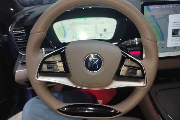 Used BYD Han 2024 EV Glory Edition 610 km All-Wheel Drive "Tian Shen Zhi Jia" Intelligent Driving Model Steering Wheel
