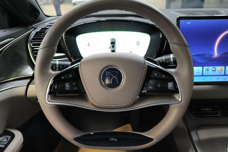 Used BYD Han 2024 EV Glory Edition 610 km All-Wheel Drive "Tian Shen Zhi Jia" Intelligent Driving Model Steering Wheel