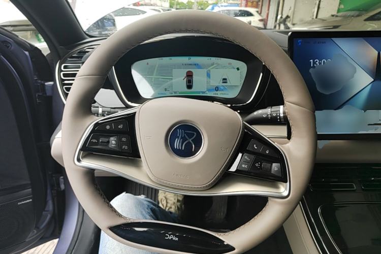 Used BYD Han 2024 EV Glory Edition 605KM Front-Wheel-Drive Premium Model Steering Wheel